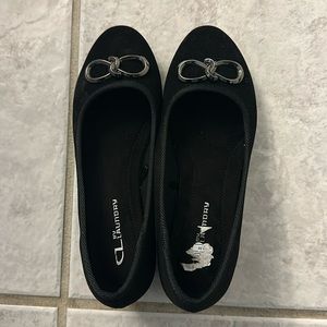 CL Laundry wedges, like new black, buckle detail